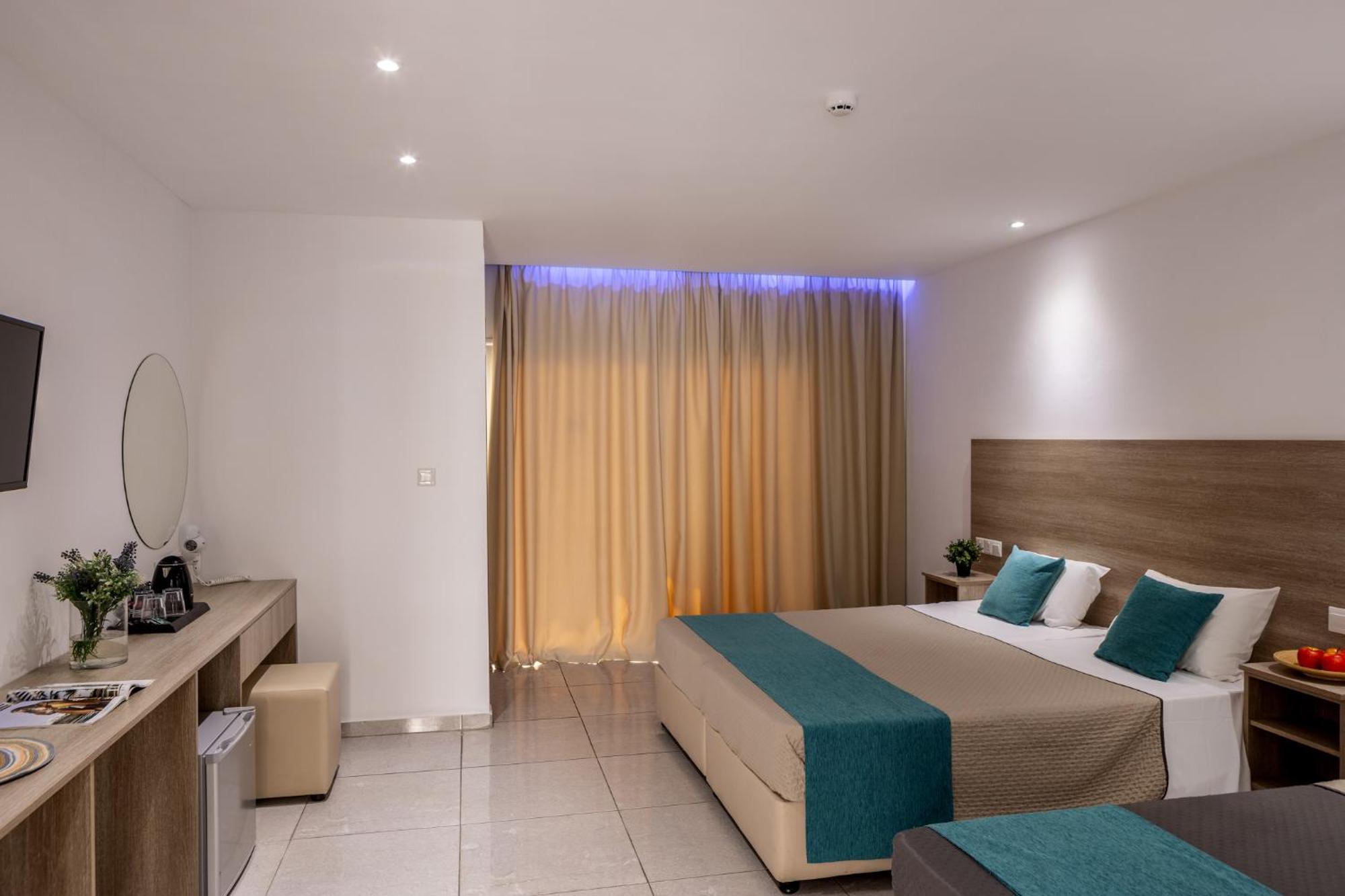 Milea Hotel 아이아 나파 객실 사진
