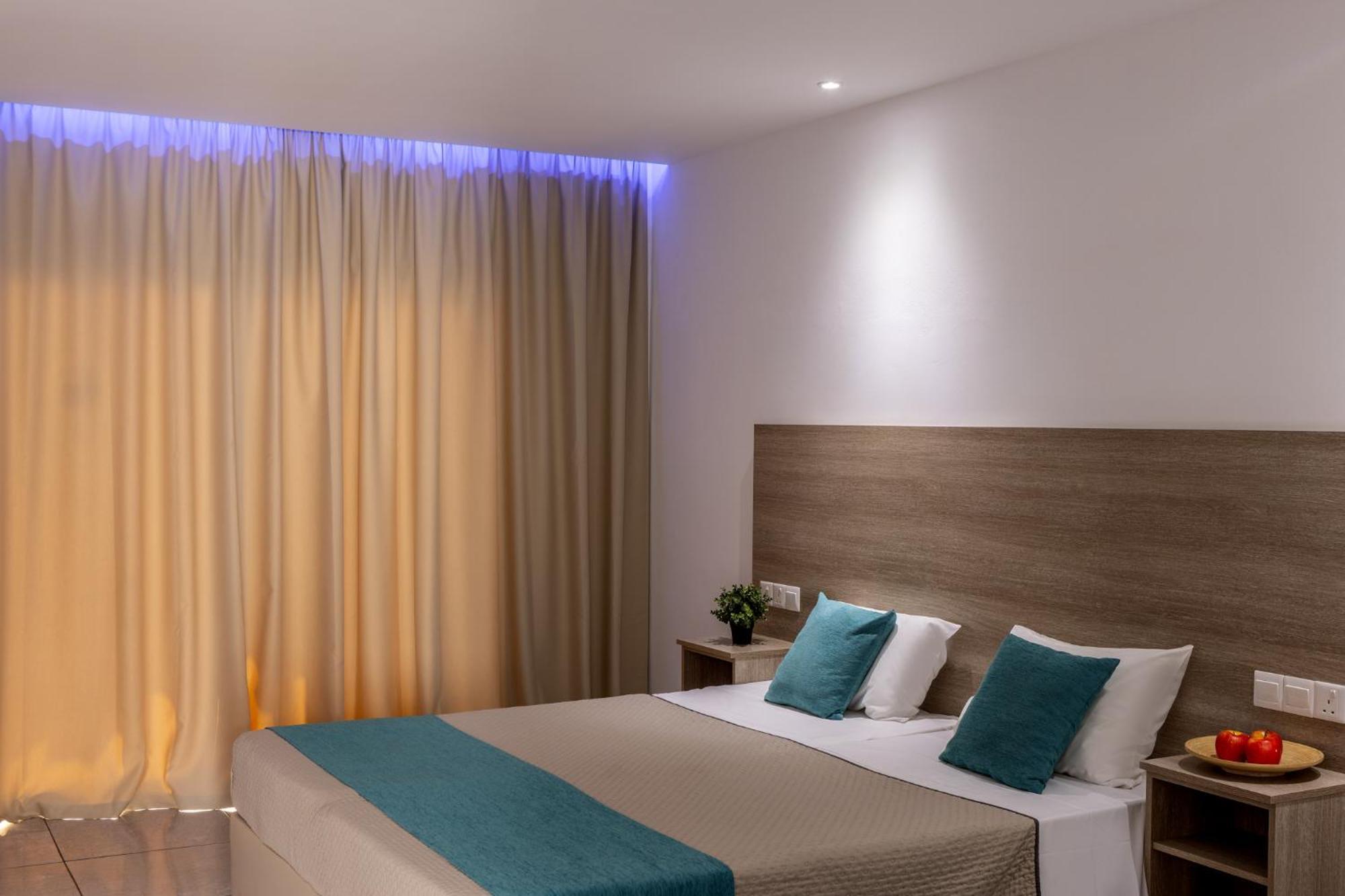 Milea Hotel 아이아 나파 객실 사진