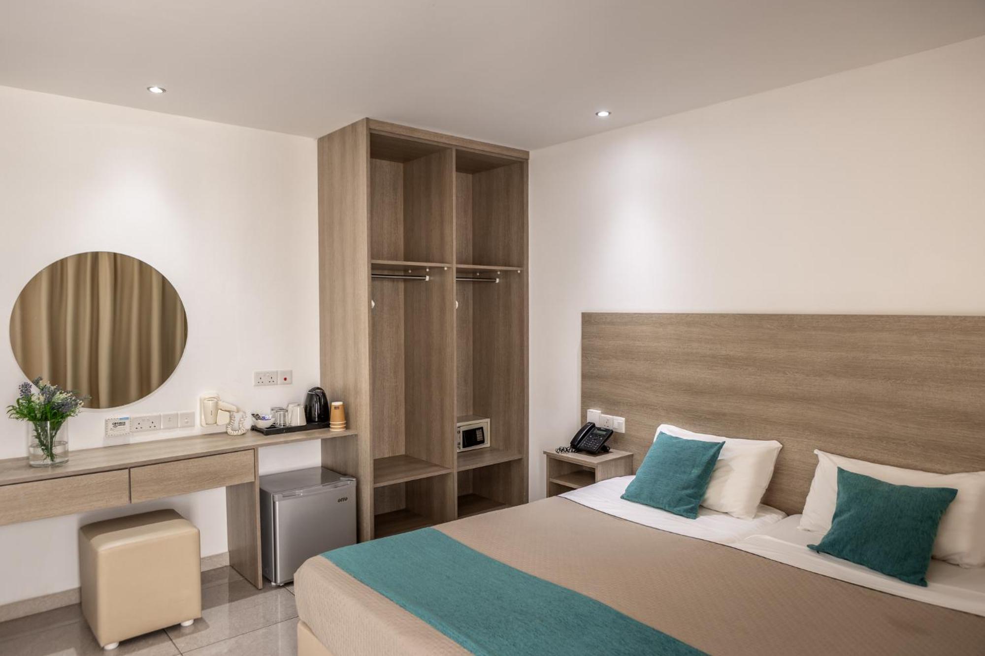Milea Hotel 아이아 나파 객실 사진