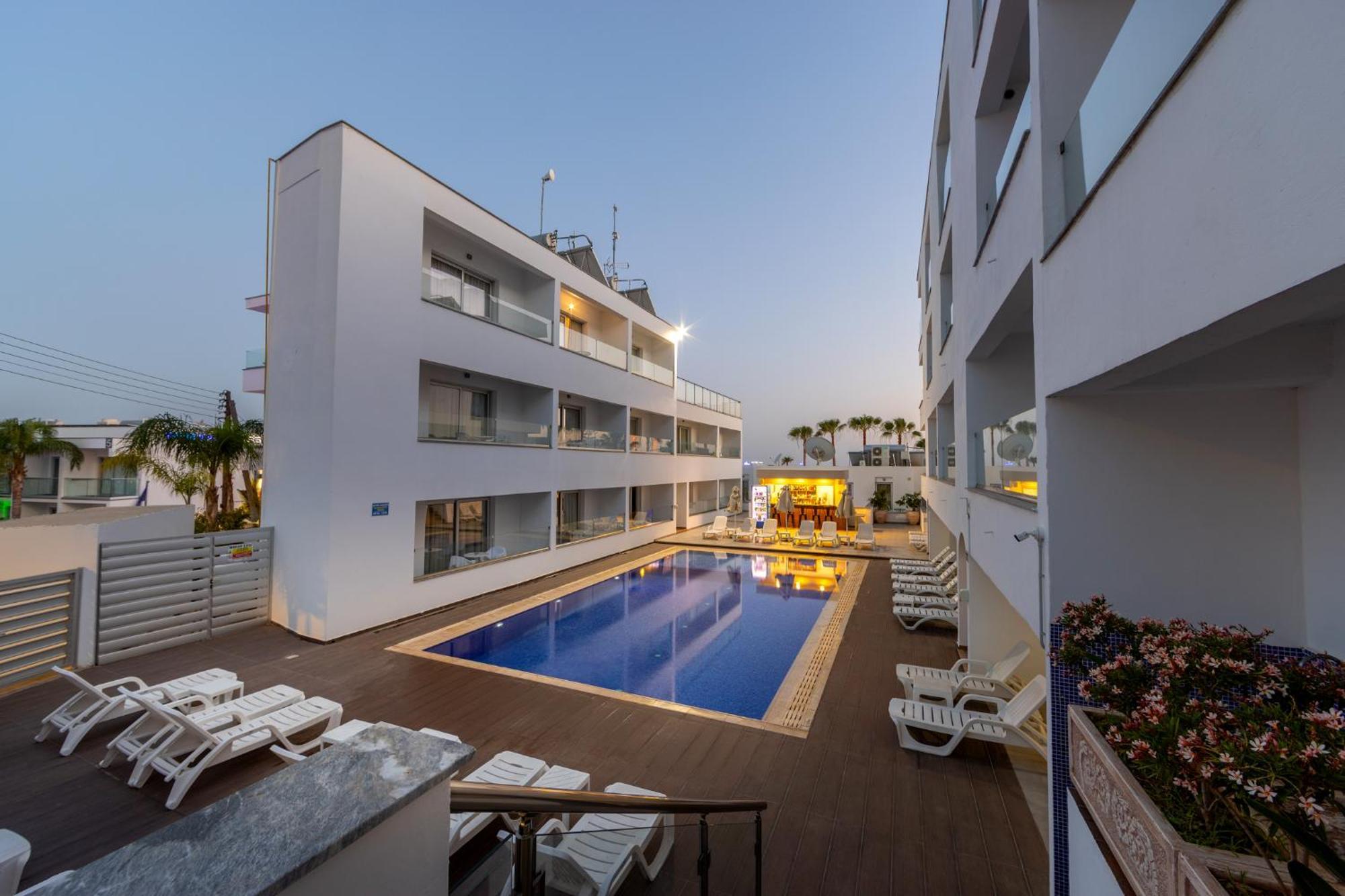 Milea Hotel 아이아 나파 외부 사진