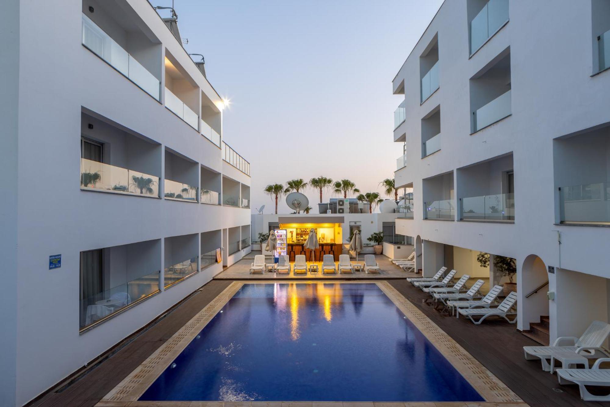 Milea Hotel 아이아 나파 외부 사진